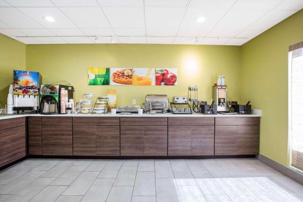 Quality Inn & Suites Arnold - St Louis Ngoại thất bức ảnh