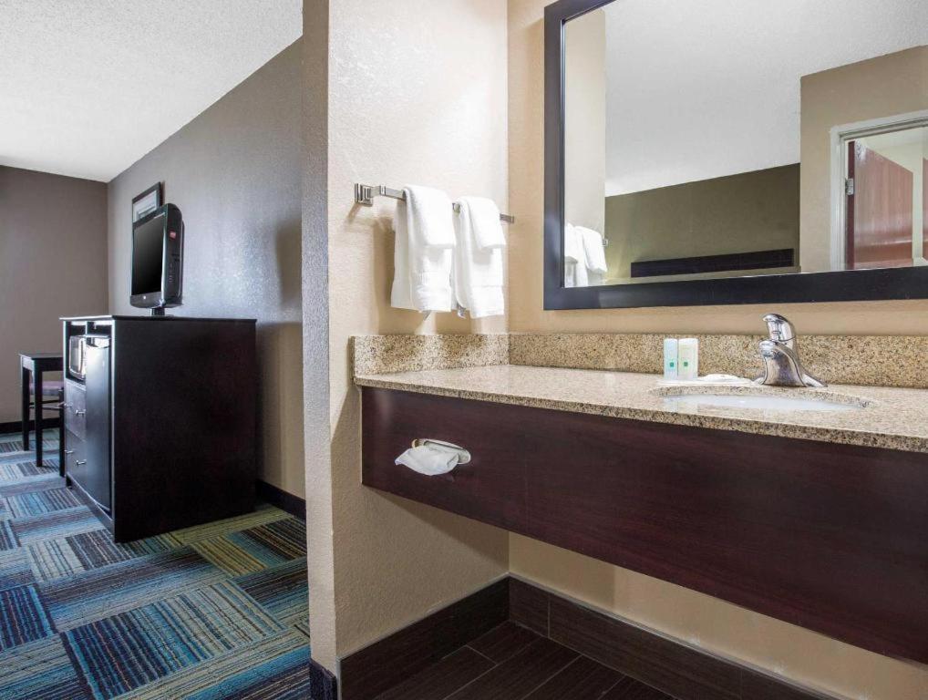Quality Inn & Suites Arnold - St Louis Ngoại thất bức ảnh